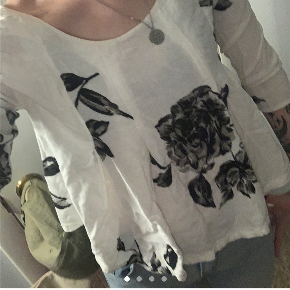 Urban outfitters kimchi blue black and white floral top